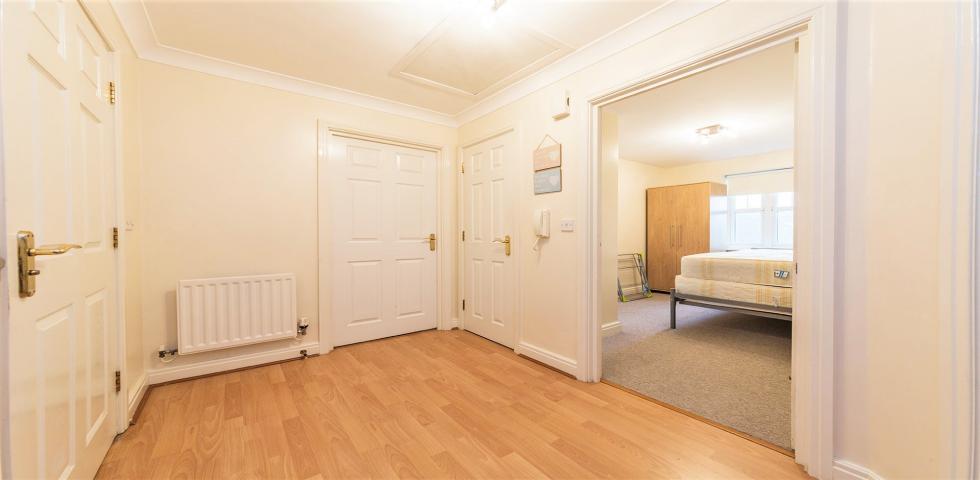 			NEW INSTRUCTION, 2 Bedroom, 1 bath, 1 reception Flat			 Shillingford Road, MILL HILL